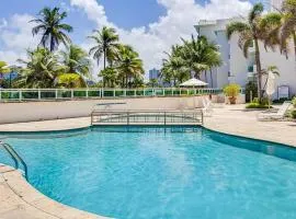Oceanview Sub Penthouse, Walk to Beach & Pool