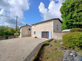 Langlade Estate, hotel in Montboyer