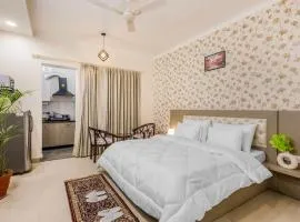 Eco-chic haven in Gurgaon with balcony