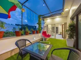 Penthouse with Jacuzzi steam bath &foot massage