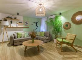 Jade Guesthouse In The Old Souks, hotel med parkering i Batroun