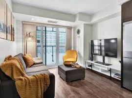 The Ellios Suites - In Downtown Toronto, Opposite CN Tower & Rogers Centre