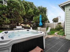 O-Side Beach Bungalow with Jaccuzi Blocks to beach, hotel in Oceanside