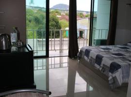 Come see comsa, acomoda&ccedil;&atilde;o com onsen em Koh Lone