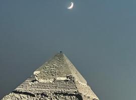 Star pyramids view inn, hotel v destinaci Ghaţāţī