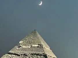 Star pyramids view inn