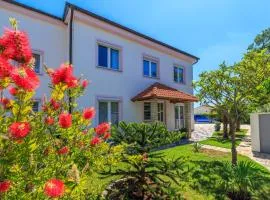 Apartments Maravera