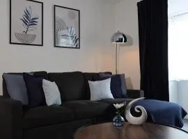 Home Near Newcastle City Centre - Private FREE Parking Great for All Stays!