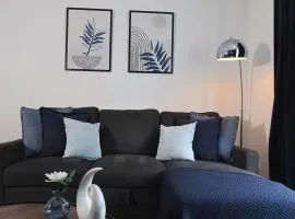 Modern & Spacious Home Near Newcastle Centre - FREE Private Parking, Great for All Stays
