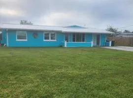 Cozy Blue 4 bed pet friendly hot tub