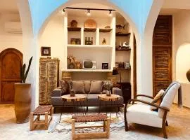 Boho Chic PRIVATE Riad, with Rooftop Ocean view, Fireplace and High speed Internet