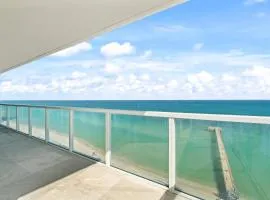 Luxurious 2BD Condo with Direct Ocean Front & Resort Pool in Sunny Isles