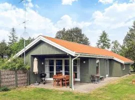 8 person holiday home in Væggerløse-By Traum
