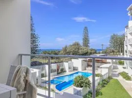 Dwell 40, Oceanfront Apartment