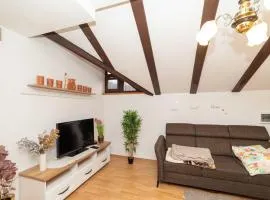 Holiday home with hot tube and 1 room
