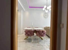 Two Bedroom Apartment with Terrace and Swimming pool, ξενοδοχείο σε Zagvozd