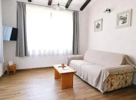 Charming Holiday Home with Terrace and Garden - One Bedroom Holiday Home