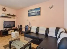 Peaceful Island Haven with Pool, BBQ & Games Area - Four Bedroom Holiday Home