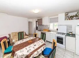 Three Bedroom Holiday Home with Pool