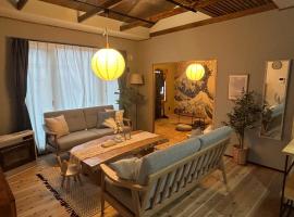 北海道伊達の海辺ヴィラ 最大7名一棟貸切 ファミリー向け 北斎アート, hotel in Date