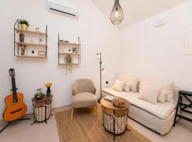 Villa ADRIANA - Two bedroom Villa with swimming pool, hotel v destinaci Nerežišće