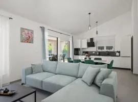 Three Bedroom Villa with Swimming Pool