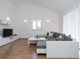 Villa S - Five Bedroom Villa with Private Pool