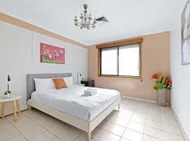 Comfort & Calm - Double Room on a Quiet Crescent in Liverpool - Shared Bathroom