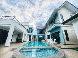 Level FIVE pool villa Pattaya