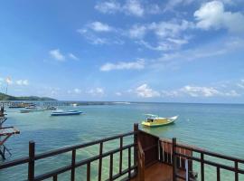 D,ESTETIK VILLA -Pantai Teluk Tamiang, vila v destinaci Tapanbalai