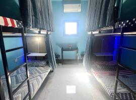 Private Sleepbox - Central Riverside, hotel v mestu Phnom Penh