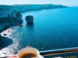 Bonifacio T3 vue Mer et falaises