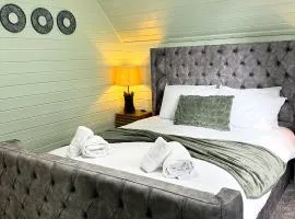 Arawn 4 - Hot Tub - Dog friendly - Family