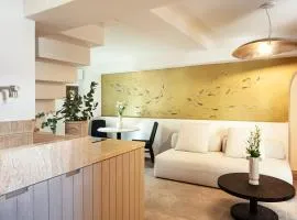 Sea Path VII Rethymno old town luxury Maisonette steps to beach