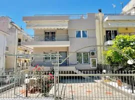 Thess City House with Parking