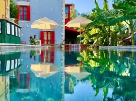 Banana Alaçatı Food & Stay - Adults Only