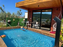 The Pool Pushi Park, vila v destinaci Ksamil