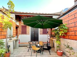 依山初晴2-10人小清新包棟民宿I-Shan House, caba&ntilde;a en Jincheng