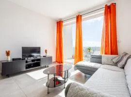 Spacious 3BR with Terrace Near Beaches & Restaurants by QuickTrips
