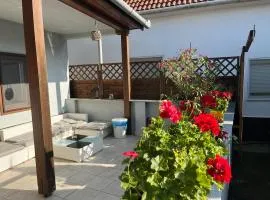 Idill Apartmanház B&B