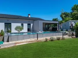 Villa Shanti, a luxurious and modern Villa surrounded by nature