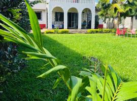 Akogo House - BnB , Hostel, Backpackers & Volunteer Center, hotel v destinaci Mombasa