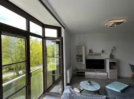Ferienwohnung in Gera Lisa, Sehr ruhige Lage, Blick ins Grüne, Hochwertig renoviert, WLAN und Parkplatz GRATIS