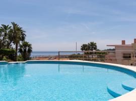 BmyGuest - Sesimbra Palames Beach & Pool Apartment, hotel in Sesimbra