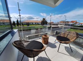 Central Lava 27 Apartment: Madalena şehrinde bir plaj oteli