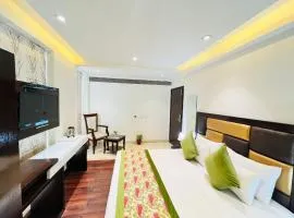 Hotel Aura IP Grand Karkardooma New Delhi