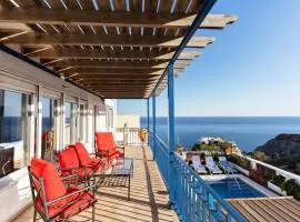 Blue House I Pool I Art I BBQ I Peace I Relax