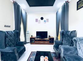 Strategic Location SH 92 Homestay, hotel v destinaci Kampung Raja