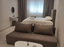 Elli Studio on Ermou 246