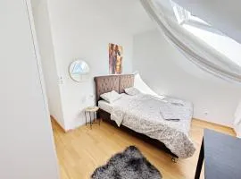 Lovely Rooms in Märzstraße Area MZ49